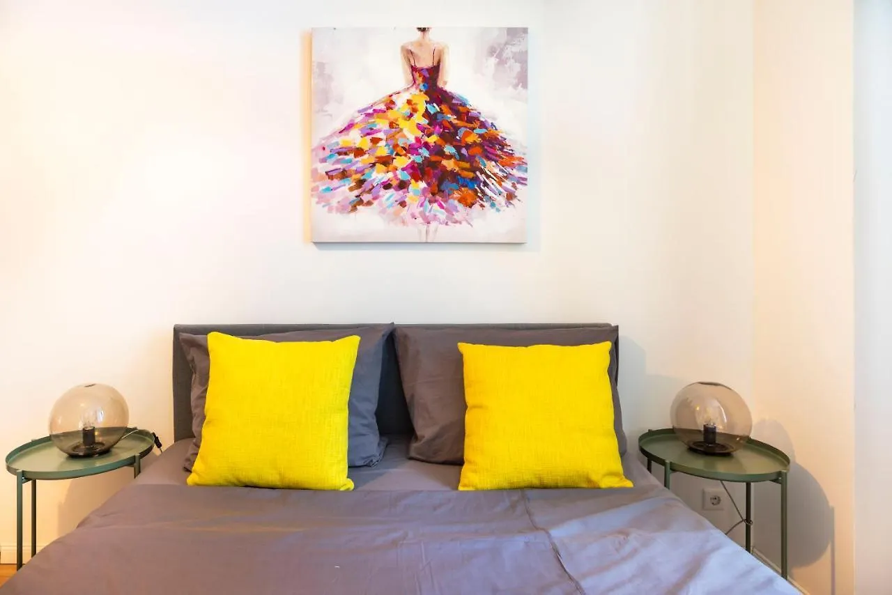 דירות ברלין Freshly Renovated 2Br&Lr+Walk-In Rainshower